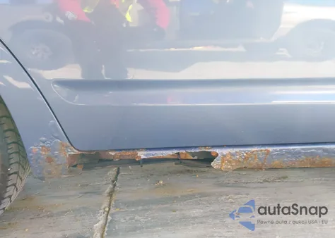 2005 Toyota Prius z USA, uszkodzony, nr VIN JTDKB20U657017093